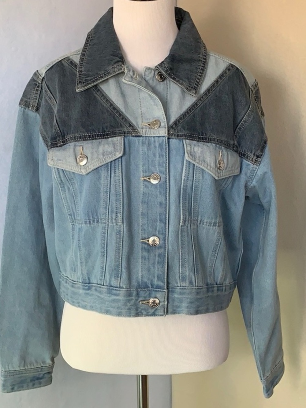 Wild Fable Colorblock Denim Jacket Cropped Blue Medium - Picture 3 of 8